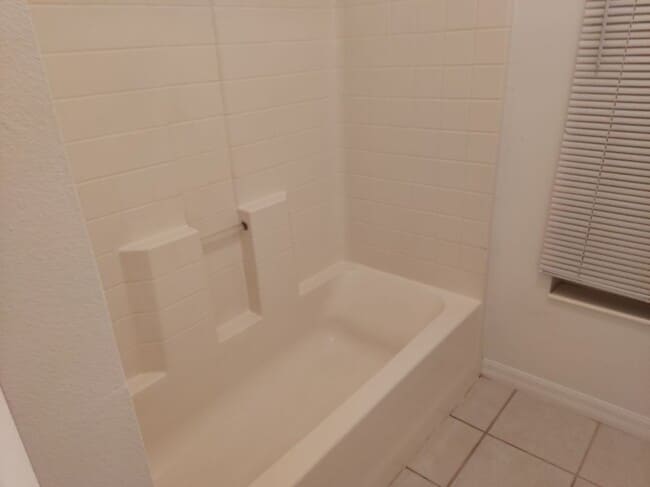 Building Photo - 17 Ziegler Pl