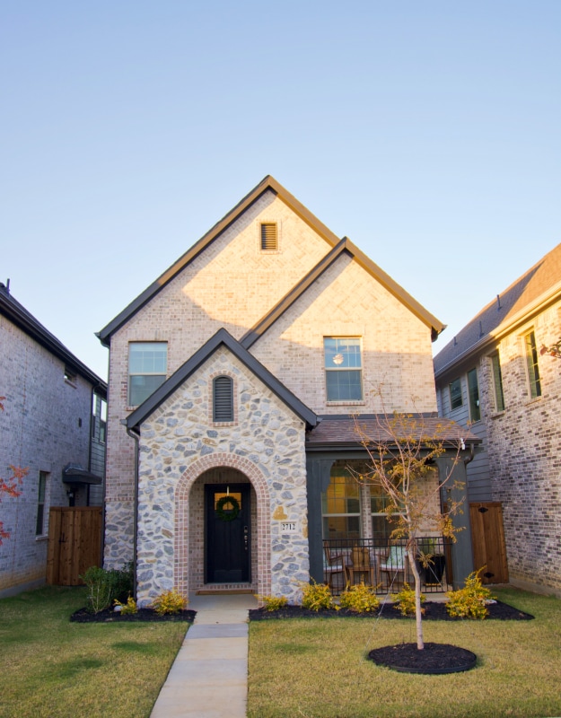 Building Photo - 2712 Big Bend Mews