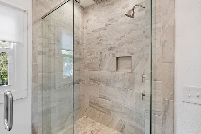 Building Photo - 134 22nd Ave N