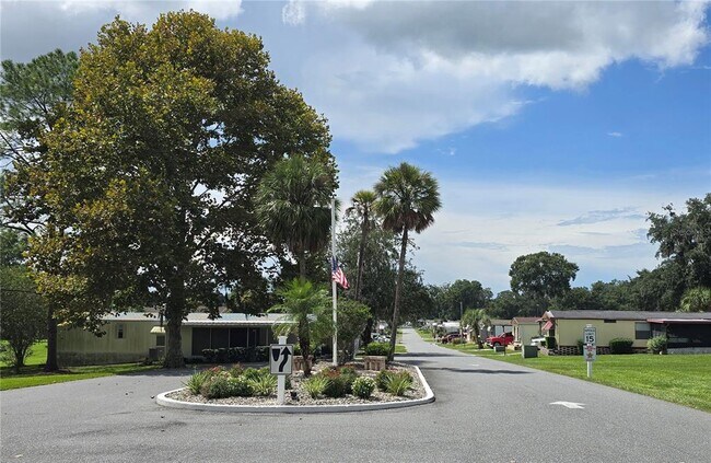 Building Photo - 8880 SW 27th Ave