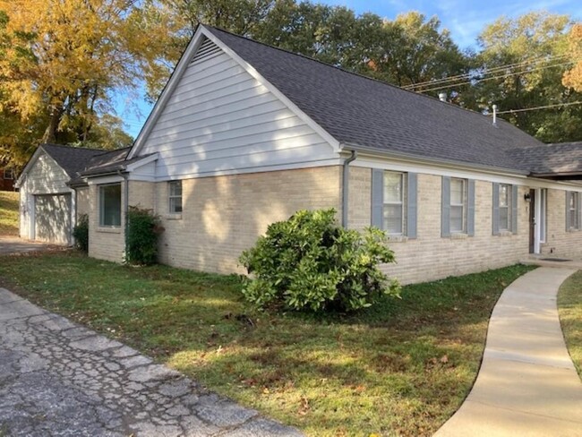Building Photo - 5683 Redding Ave