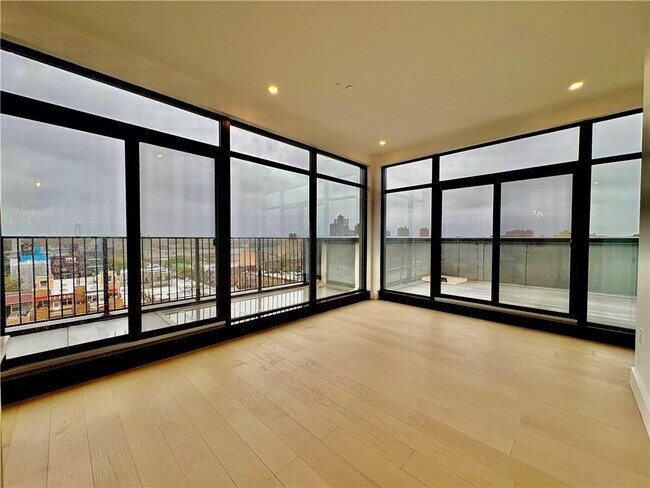 Building Photo - 816 58th St