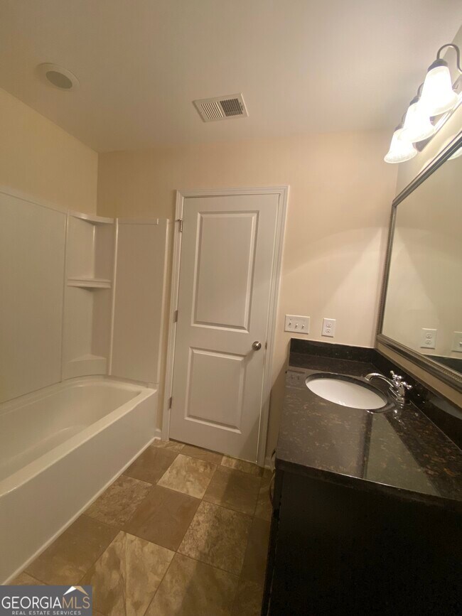 Building Photo - 116 Winslow Cir
