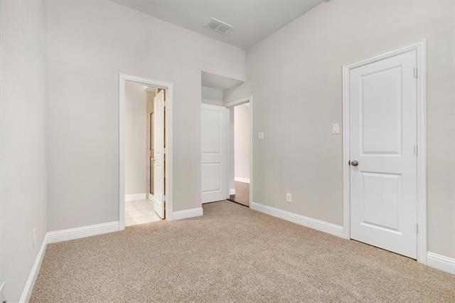 Building Photo - 232 Lilypad Bend