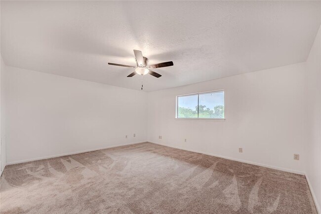 Building Photo - 1803 Country Village Blvd