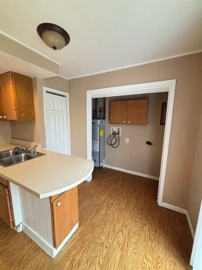 Building Photo - 705 Roslyn Dr. Rantoul, IL