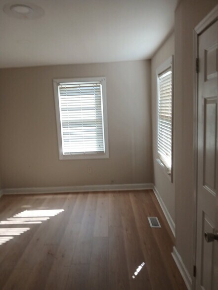 Building Photo - 3025 Belleville Rd