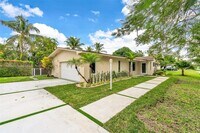 Building Photo - 17505 SW 91st Ave
