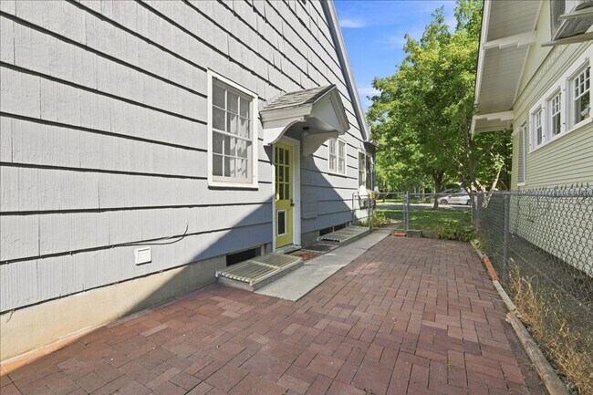 Building Photo - 1111 N 18th St
