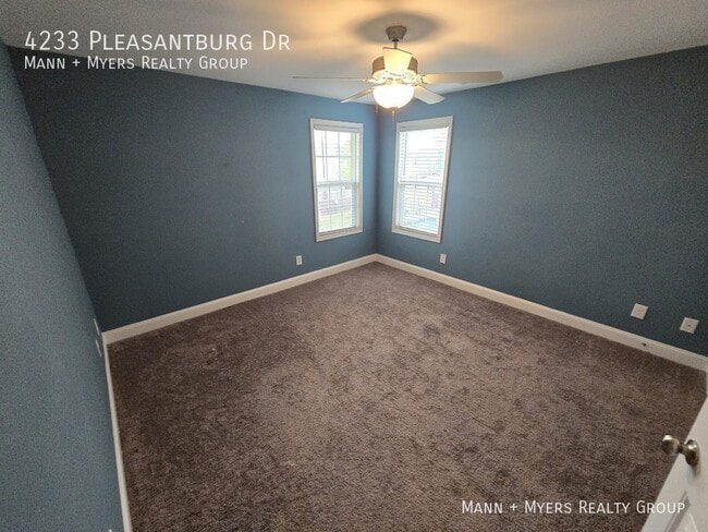 Building Photo - 4233 Pleasantburg Dr