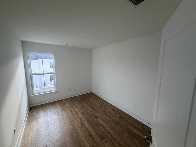 Building Photo - 15307 Sunray Aly