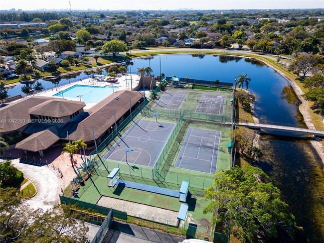 Building Photo - 2342 NW 36th Ave