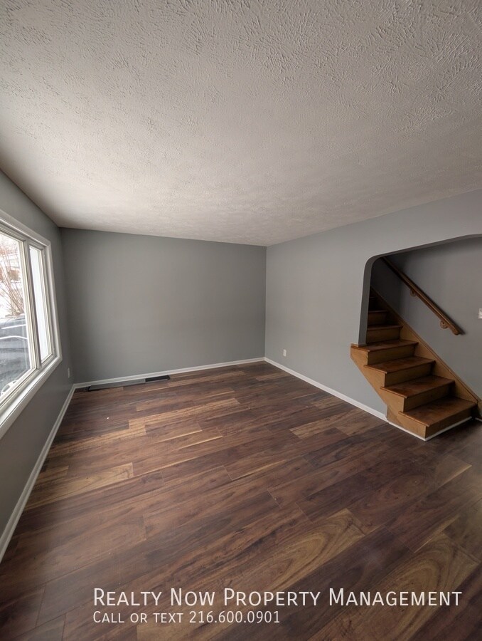 Building Photo - 15709 Northwood Ave