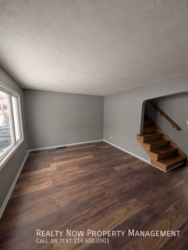 Building Photo - 15709 Northwood Ave