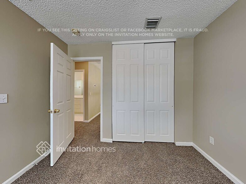 Building Photo - 1502 Running Oak Ln