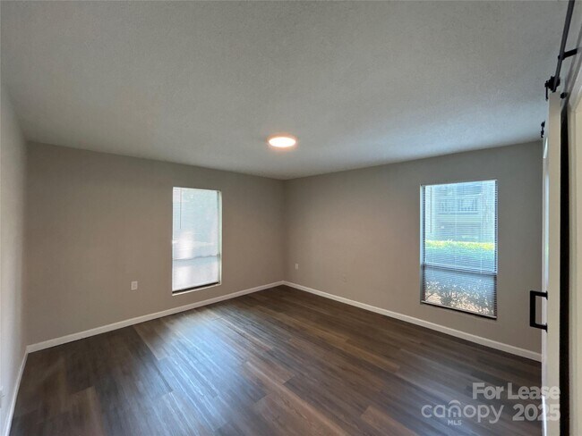 Building Photo - 5008 Sardis Rd