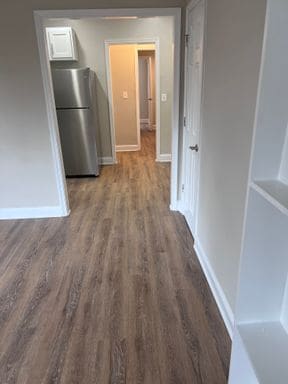Building Photo - 8611 Flower Ave - Unit 1  - Sunny 2 Bed in Tacoma Park!  Pet’s Allowed! Parking!