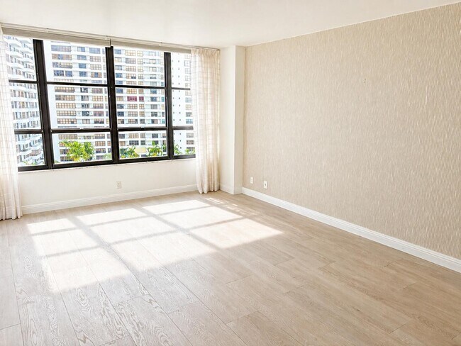 Building Photo - 600 Three Islands Boulevard