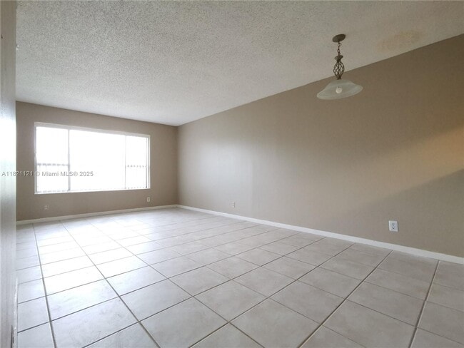 Primary Photo - 10179 Twin Lakes Dr