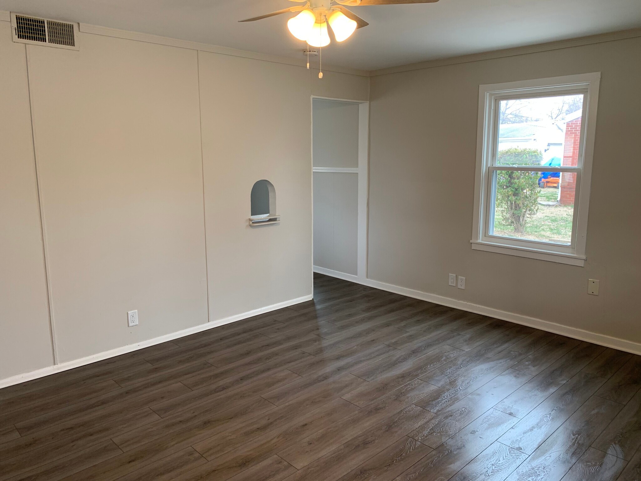 Building Photo - 112 Polster Dr