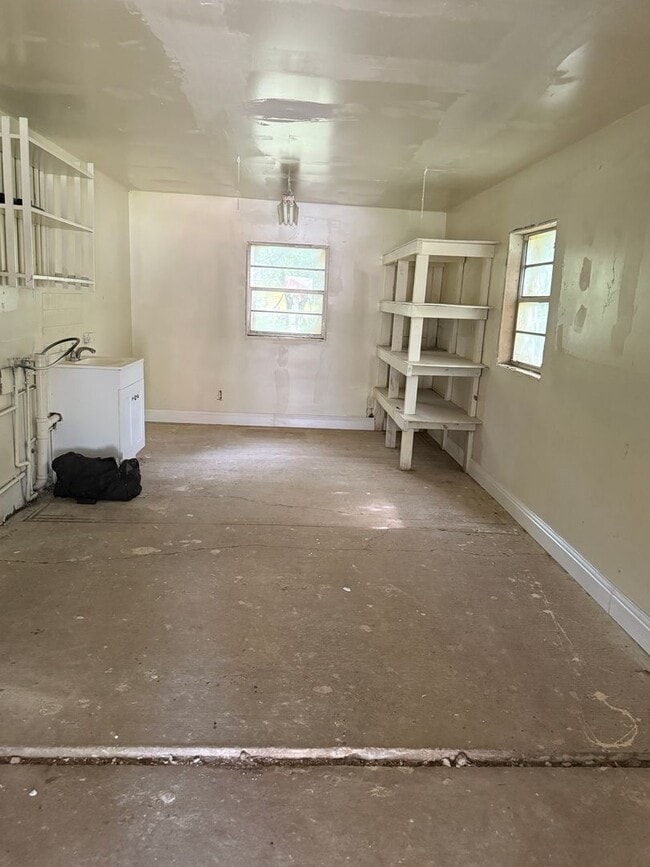 Building Photo - Rental Property In Sunset