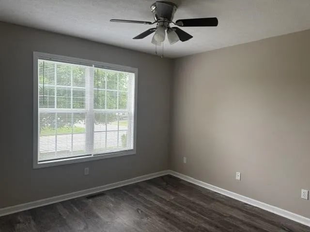 Building Photo - 978 Riverbend St