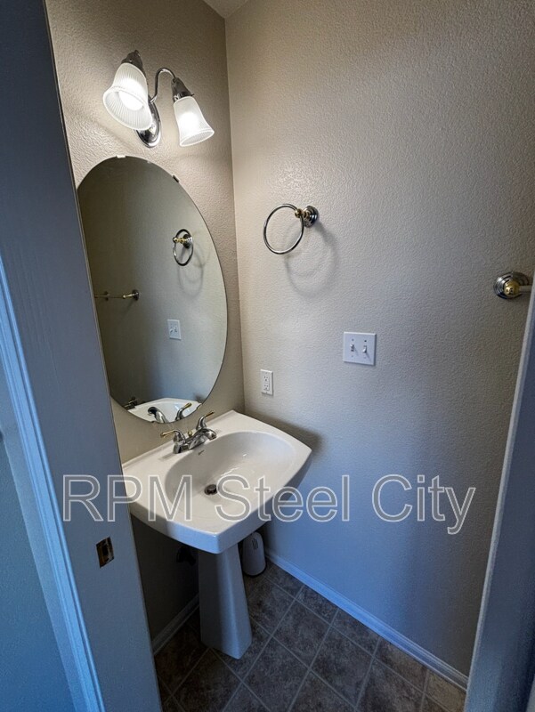 Building Photo - 4149 Outlook Blvd