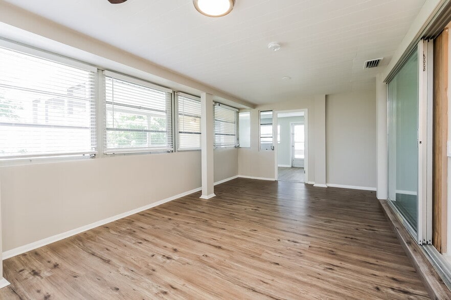 Building Photo - 8109 Coco Solo Ave