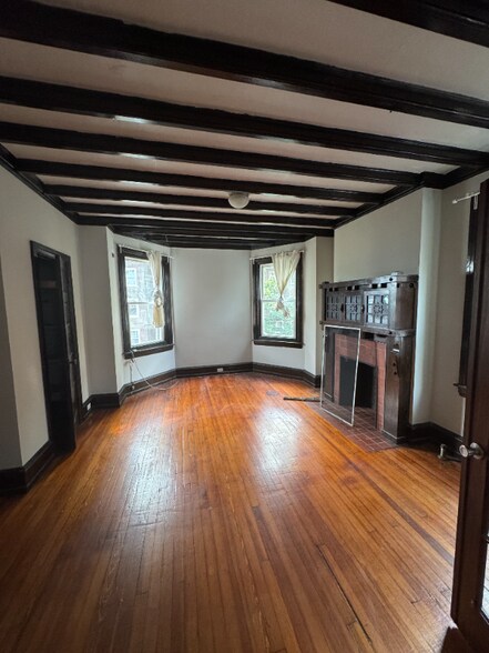 Primary Photo - 4616 Spruce St