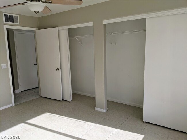 Building Photo - 5710 E Tropicana Ave