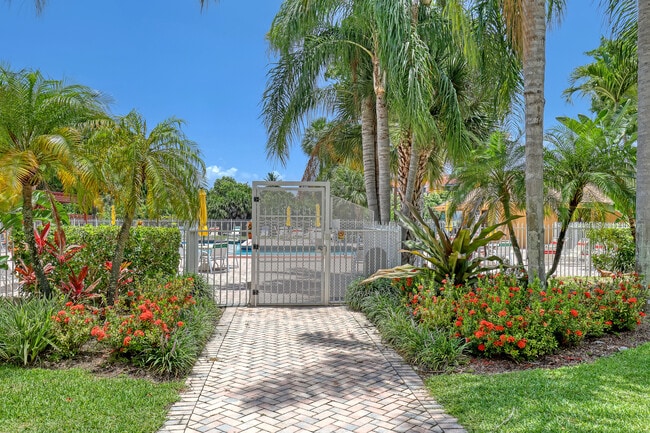 Building Photo - 2455 Lindell Blvd