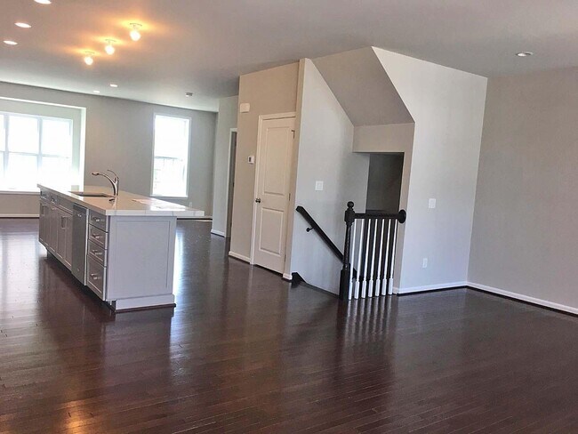 Building Photo - 2783 Ashcombe Dr.