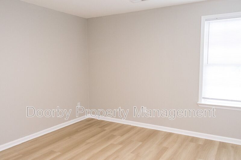 Building Photo - 3635 6th Ave