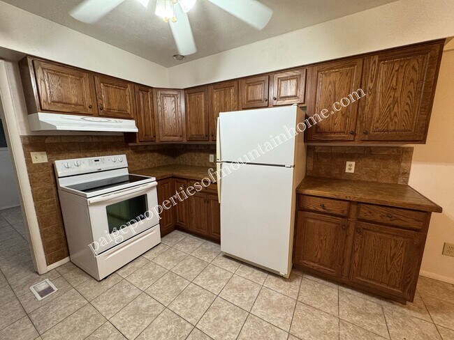 Building Photo - 3 Bedroom/2 bath home in Mountain Home