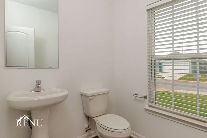 Building Photo - 3026 Jackson Smt