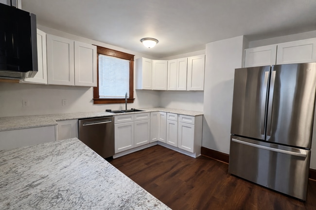 Building Photo - Large 4 bedroom home across from Franklyn Field.