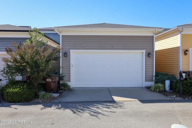 Building Photo - 10711 Impatiens St