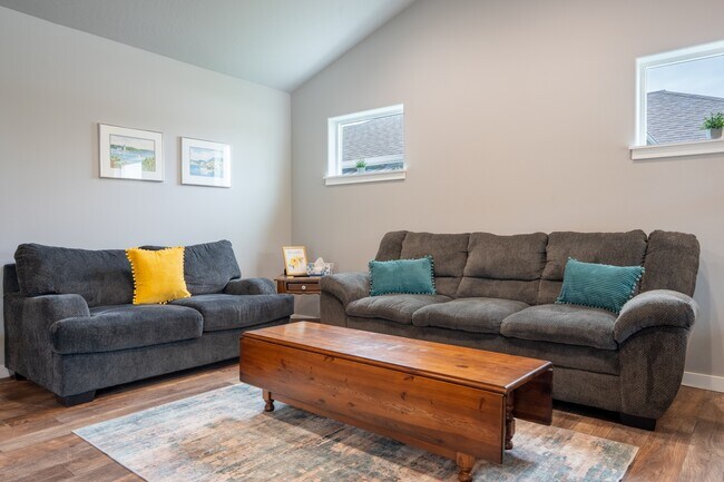 Building Photo - 6529 N Descartes Dr