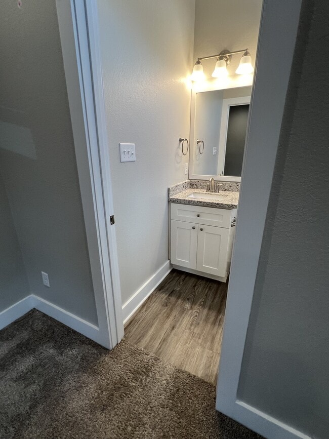 Building Photo - 308 Poplar St