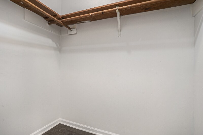 Building Photo - 5472 Glen Haven Dr