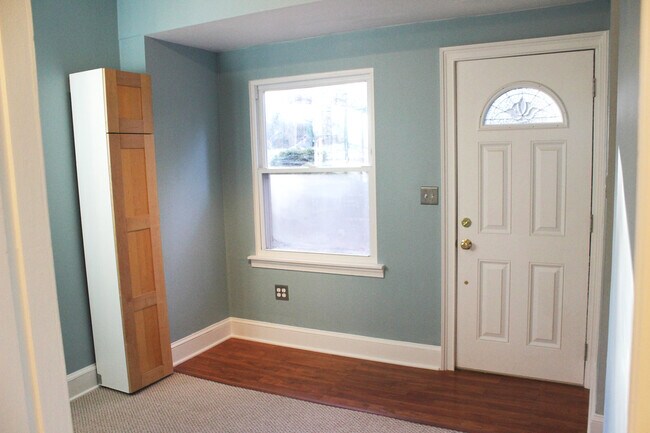 Living room - 2948 Albemarle St NW