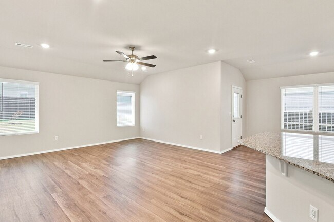 Building Photo - 2751 W Obsidian St