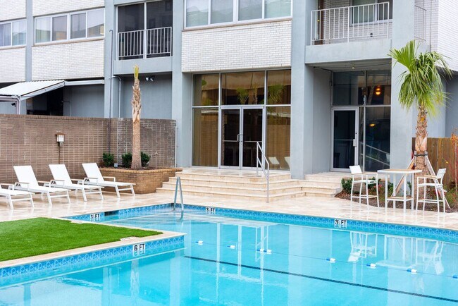 Building Photo - sp182