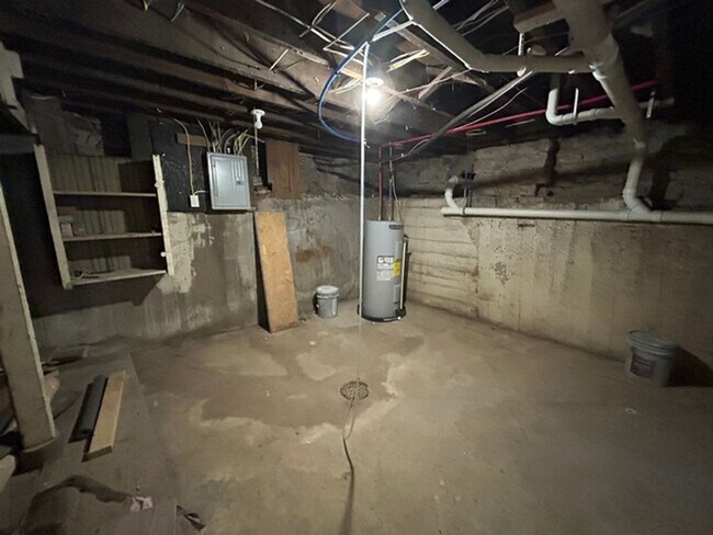 Building Photo - 19-21 S. Van Lear St.