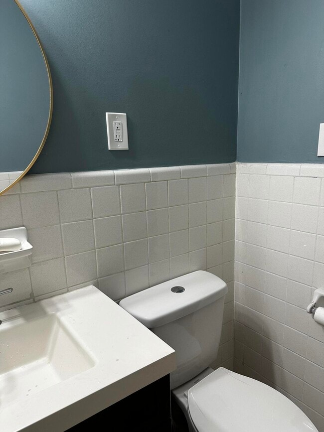 Building Photo - 336 N Gray Ave