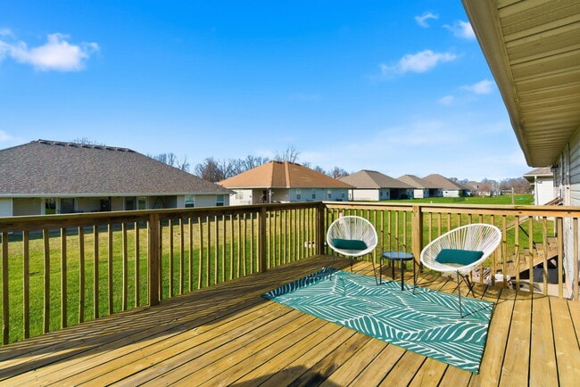 Building Photo - 1127 N Northwood Ave