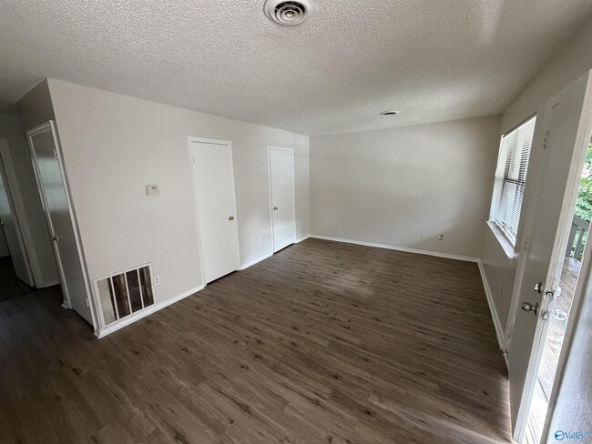Building Photo - 12326 Chicamauga Trail SE