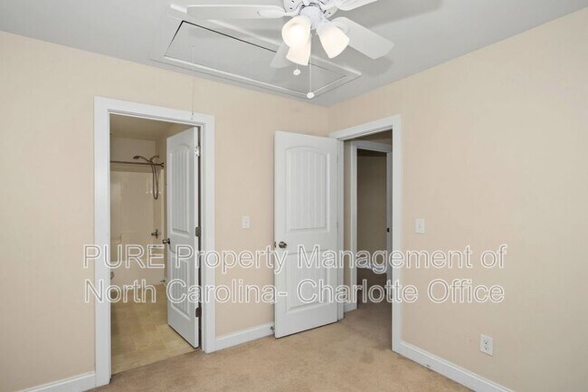 Building Photo - 15959 Rose Glenn Ln