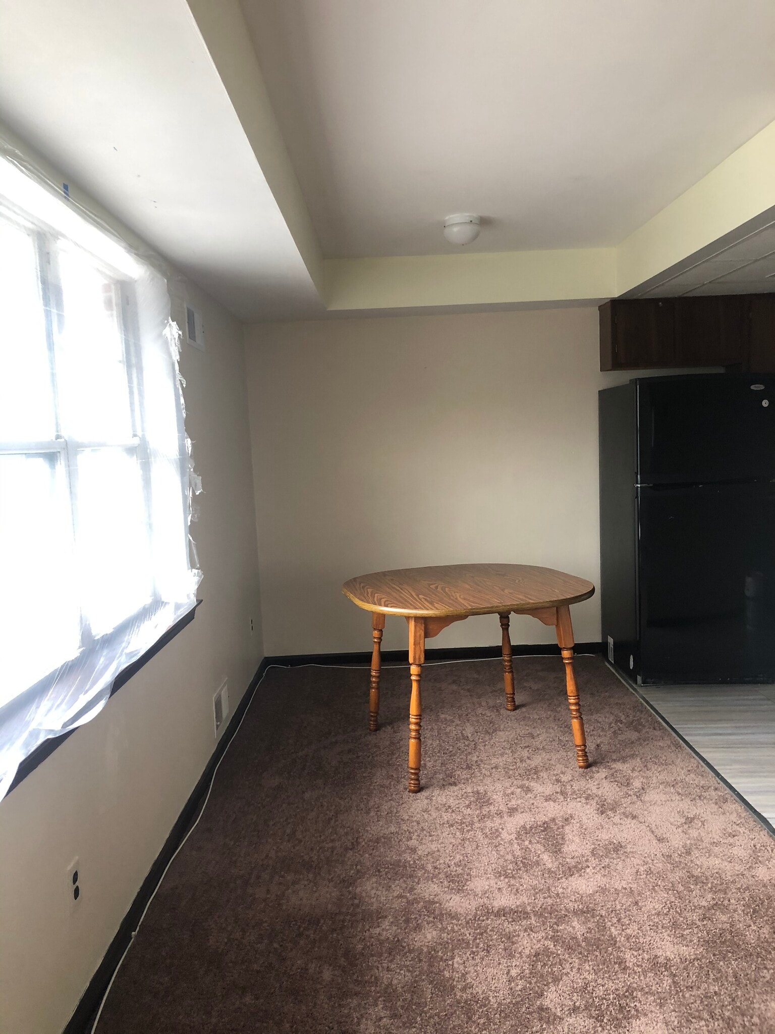 Dining area and kitchen - 611 Country Ln