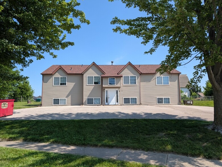Primary Photo - 810 33rd Ave